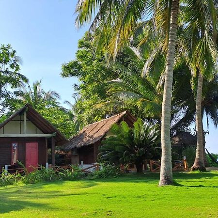 Bungalow Karimunjawa Buitenkant foto