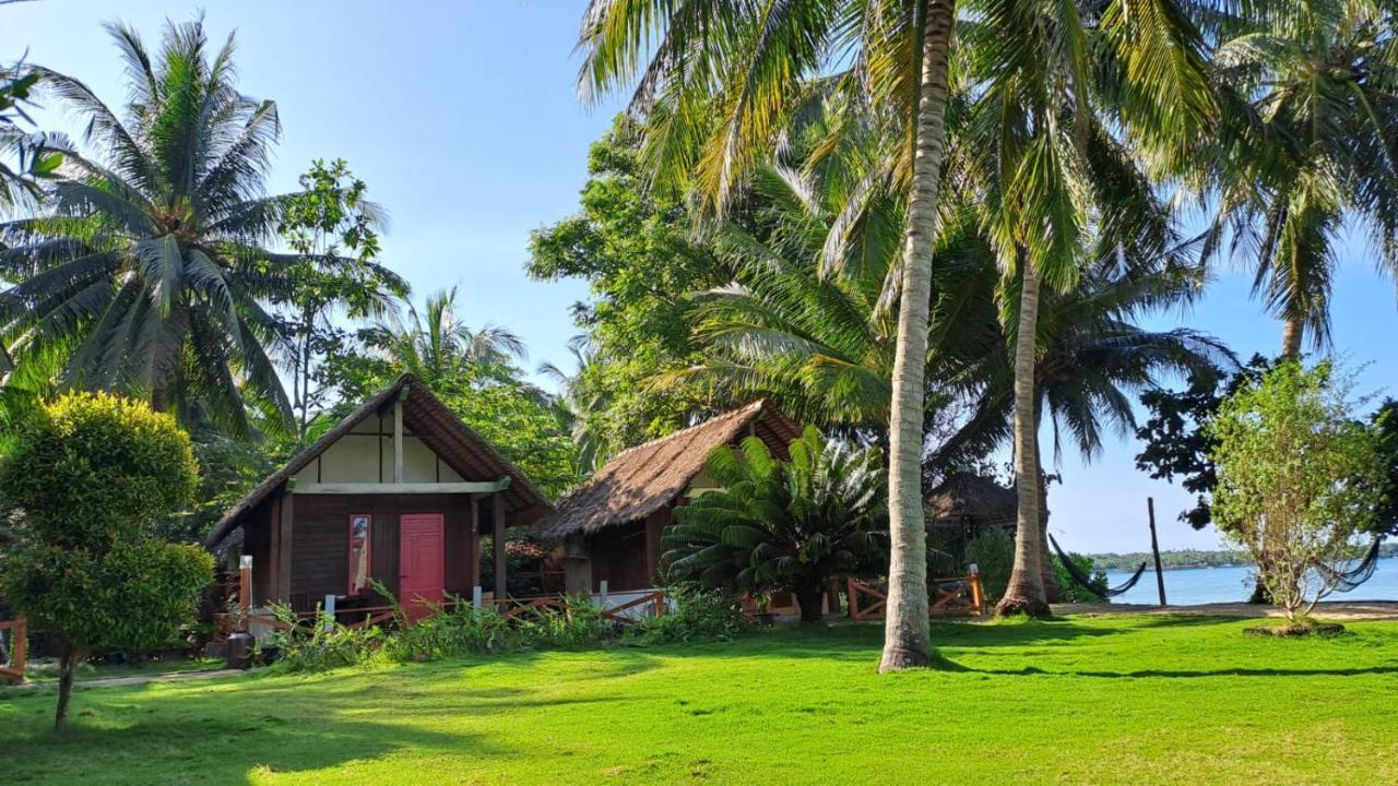 Bungalow Karimunjawa Buitenkant foto